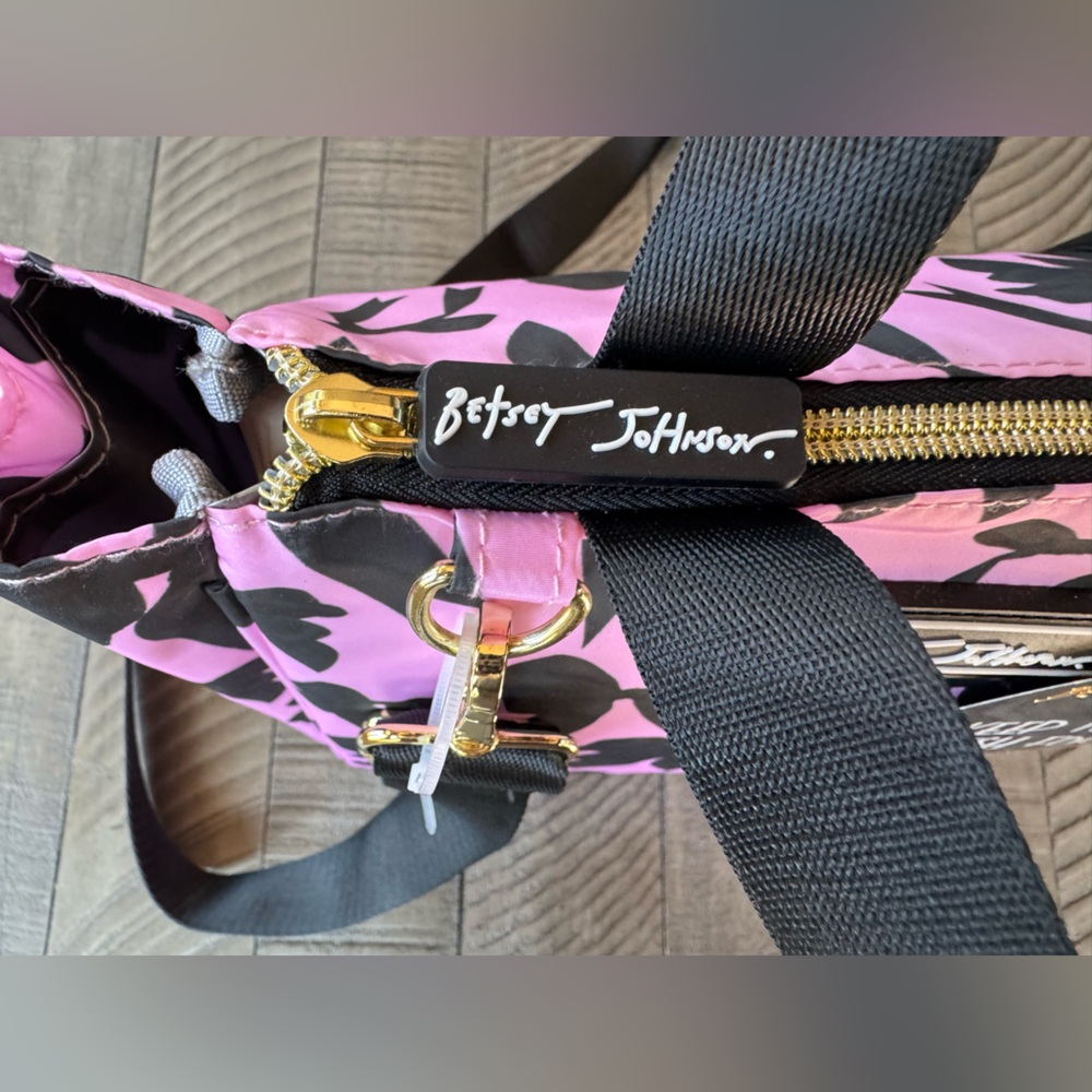 Betsey Johnson Insulted Lunch Tote - Bag Pink & Black Bow (NWT) - Picture 7 of 10